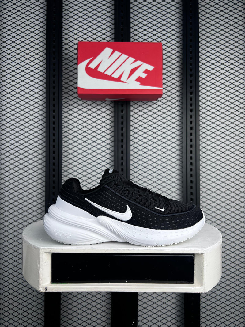 Nike Uplift SC